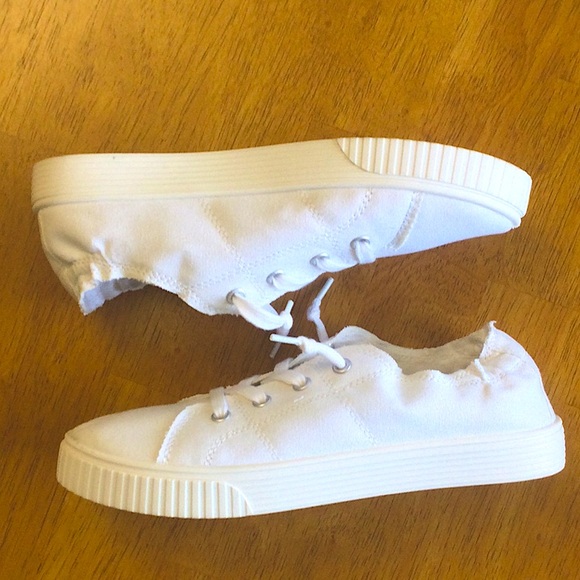 West|Loop Sporty W-7/8 White Canvas Sneakers. Only tried on, but Never Worn. - Picture 6 of 8